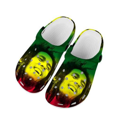 värvilised plätud reggae stiilis mustriga