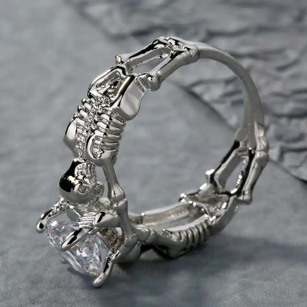 UFOORO Ghost evil Skull skeleton Hand CZ Ring European and American Punk style Motor Biker Men Ring 2017 new skull men's jewelry 17