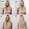 blond pikkade laineliste juustega parukas mannekeenil