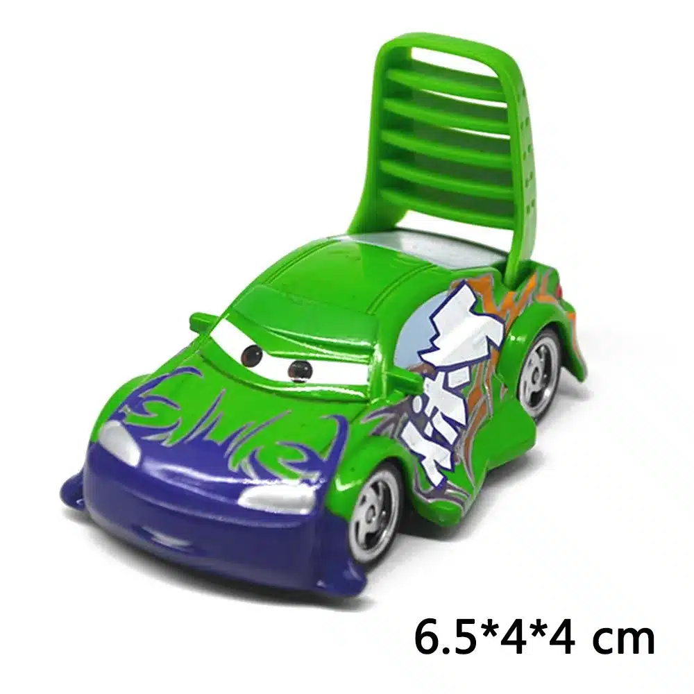 roheline ja sinine mänguauto, millel on suur tagaspoiler ja värvilised graafikad