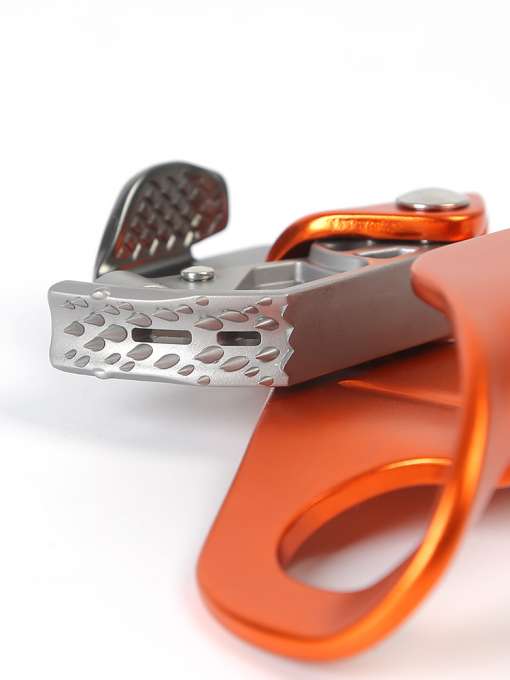 Outdoor-Rock-Climbing-SRT-Professional-Chest-Ascender-Device-Mountaineer-Chest-Ascender-Climbing-Rope-Tools-2 – saadaval Tootemaailm e-kaubamajas