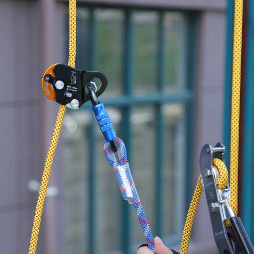 XINDA-Rock-Climbing-Asending-Descending-Safety-Equipment-Removable-Rope-Gripper-Automatic-Lock-Anti-Fall-Protctive-Gear-3 – saadaval Tootemaailm e-kaubamajas
