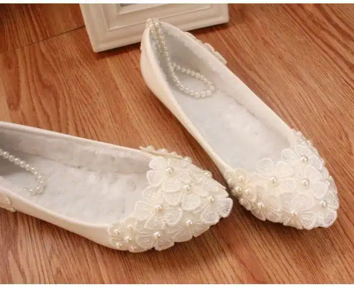 MIDDLE/LOW/HIGH HEELS white pumps shoes with lace flowers cheap low price, bridal pearls anklets party pumps, TG005 women's shoe 20