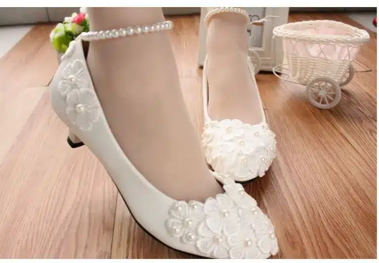 MIDDLE/LOW/HIGH HEELS white pumps shoes with lace flowers cheap low price, bridal pearls anklets party pumps, TG005 women's shoe 21