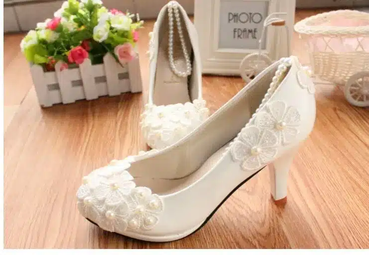 MIDDLE/LOW/HIGH HEELS white pumps shoes with lace flowers cheap low price, bridal pearls anklets party pumps, TG005 women's shoe 24