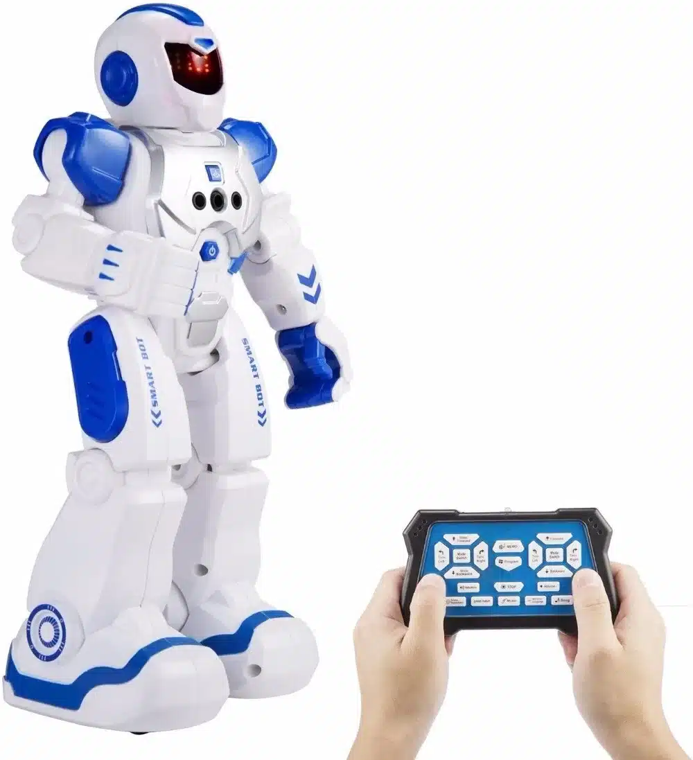 valge ja sinine puldiga juhitav robot koos kaugjuhtimispuldiga