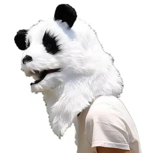 valge ja musta karvaga panda mask, millel on liikuv suu