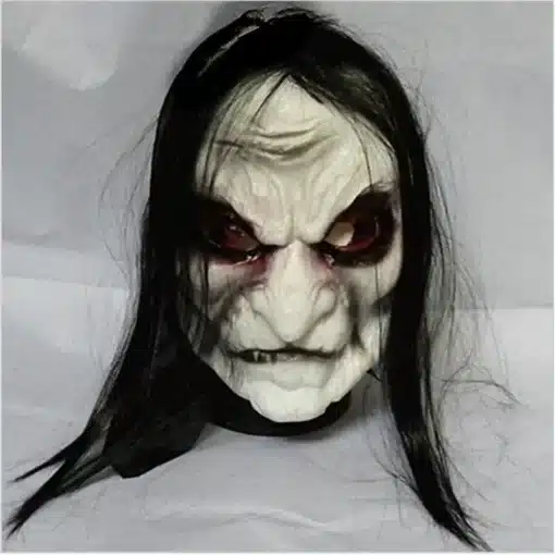 hirmutav mask pikkade mustade juustega ja punaste silmadega