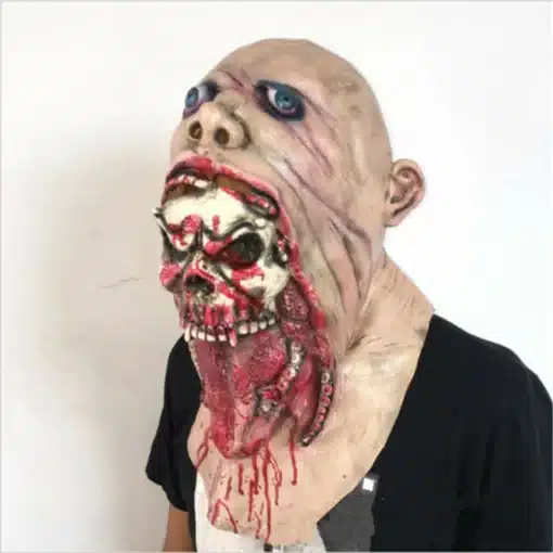 hirmutav mask, millel on verine kolju ja realistlikud detailid