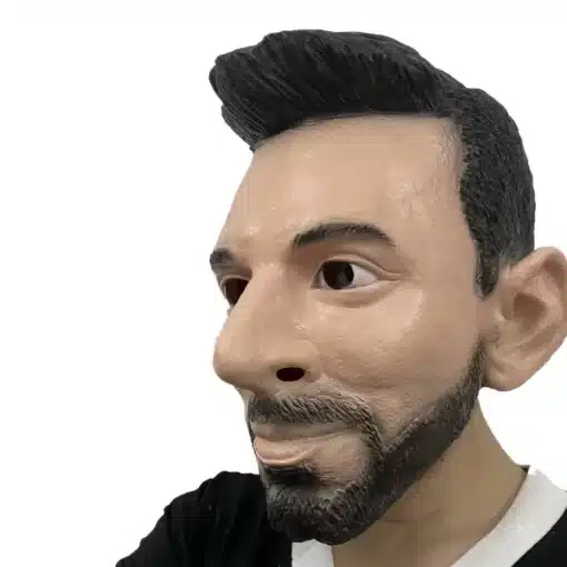 realistlik mask habemega mehe näoga, millel on tumedad juuksed ja lühike habe