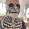 pealuuga mask, millel on avatud ajuga disain ja rinnakuosa
