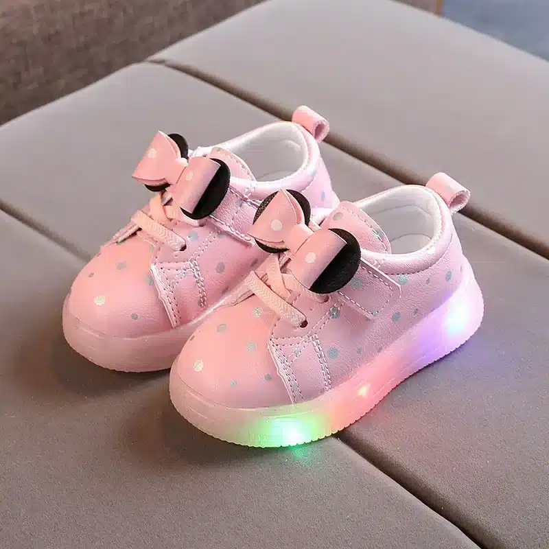 Children-s-LED-Shoes-Kids-Lighted-Up-Sneakers-for-Boys-Girls-Kids-Glowing-Sport-Sneakers-Toddler-2 – saadaval Tootemaailm e-kaubamajas