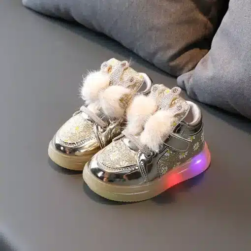 Girls-Glowing-Sneakers-with-LED-Light-Fashion-Soft-Fluffy-Bow-knot-with-Crown-Princess-Flowers-Children-2 – saadaval Tootemaailm e-kaubamajas
