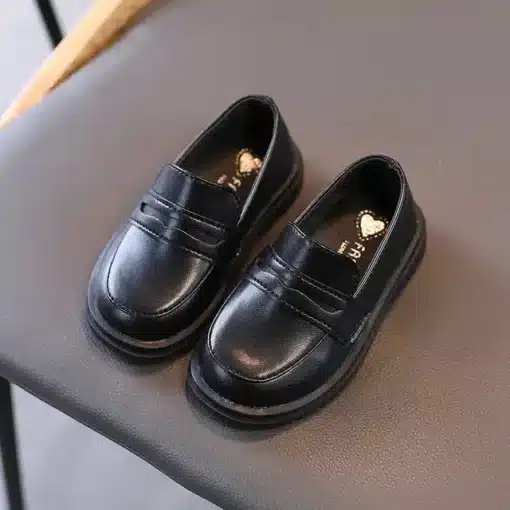 Klassikalised mustad või pruunid poiste kingad | E-pood Tootemaailm Klassikalised mustad või pruunid poiste kingad