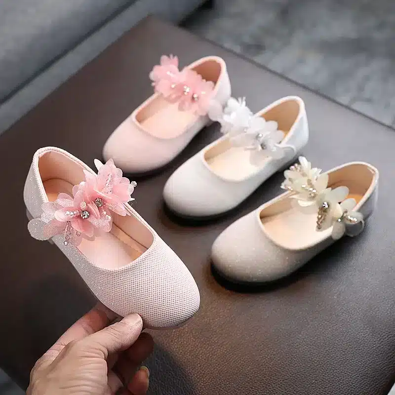 Kids-Leather-Girls-Shoes-Shining-Flowers-Princess-Shoes-For-Baby-Party-Wedding-Children-Flats-Spring-Summer-1 – saadaval Tootemaailm e-kaubamajas