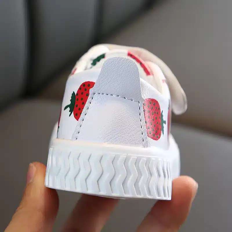Hot-sale-pineapple-strawberry-spring-and-autumn-new-soft-bottom-girls-children-students-casual-non-slip-1 – saadaval Tootemaailm e-kaubamajas