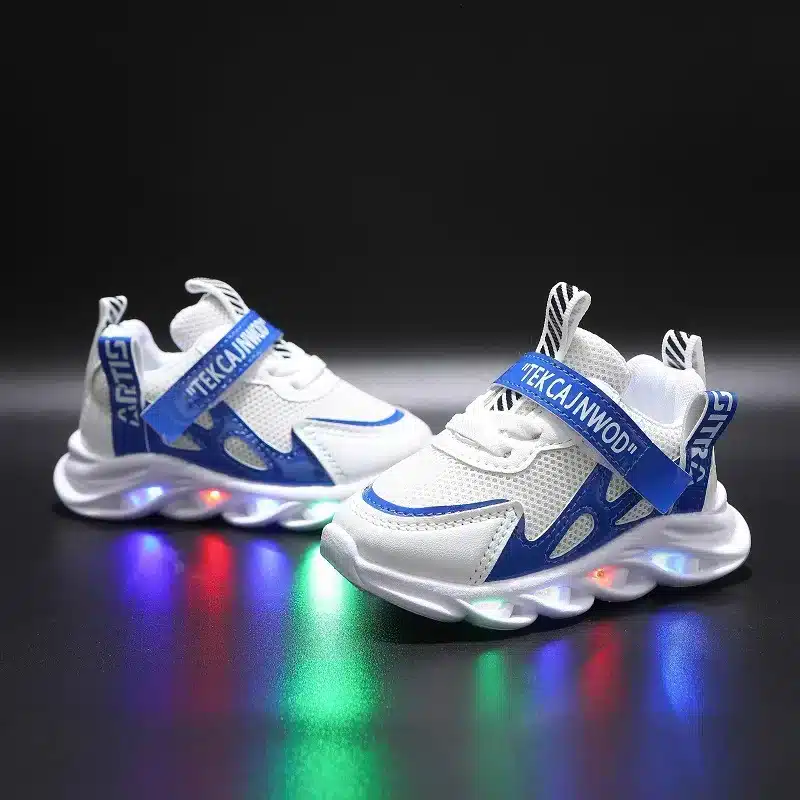 New-LED-Children-Glowing-Shoes-Baby-Luminous-Sneakers-Boys-Lighting-Running-Shoes-Kids-Breathable-Mesh-Sneakers-3