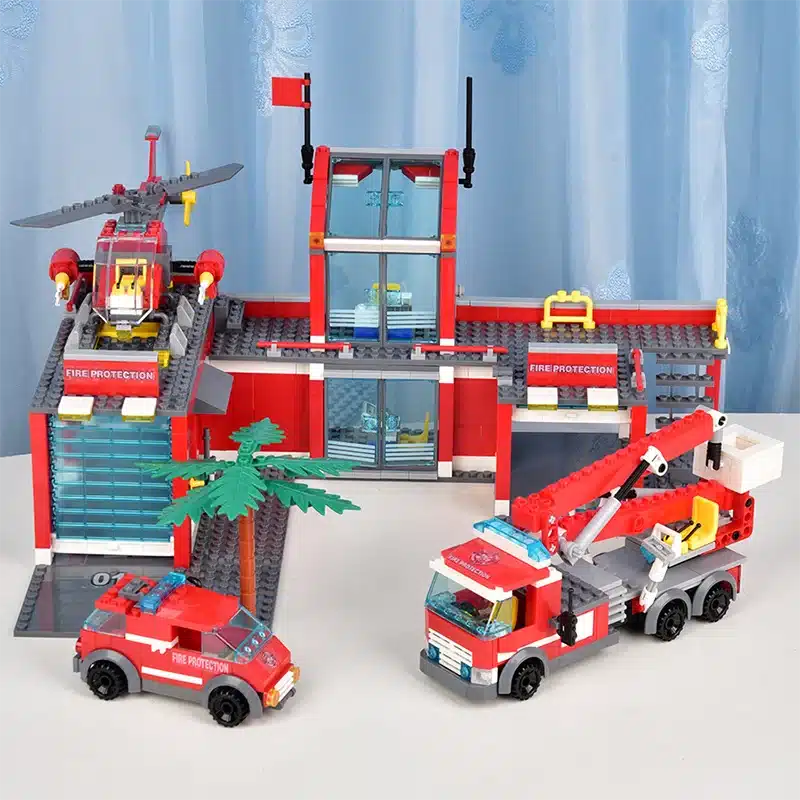 lego tuletõrjedepoo komplekt koos helikopteri, tuletõrjeauto ja maasturiga