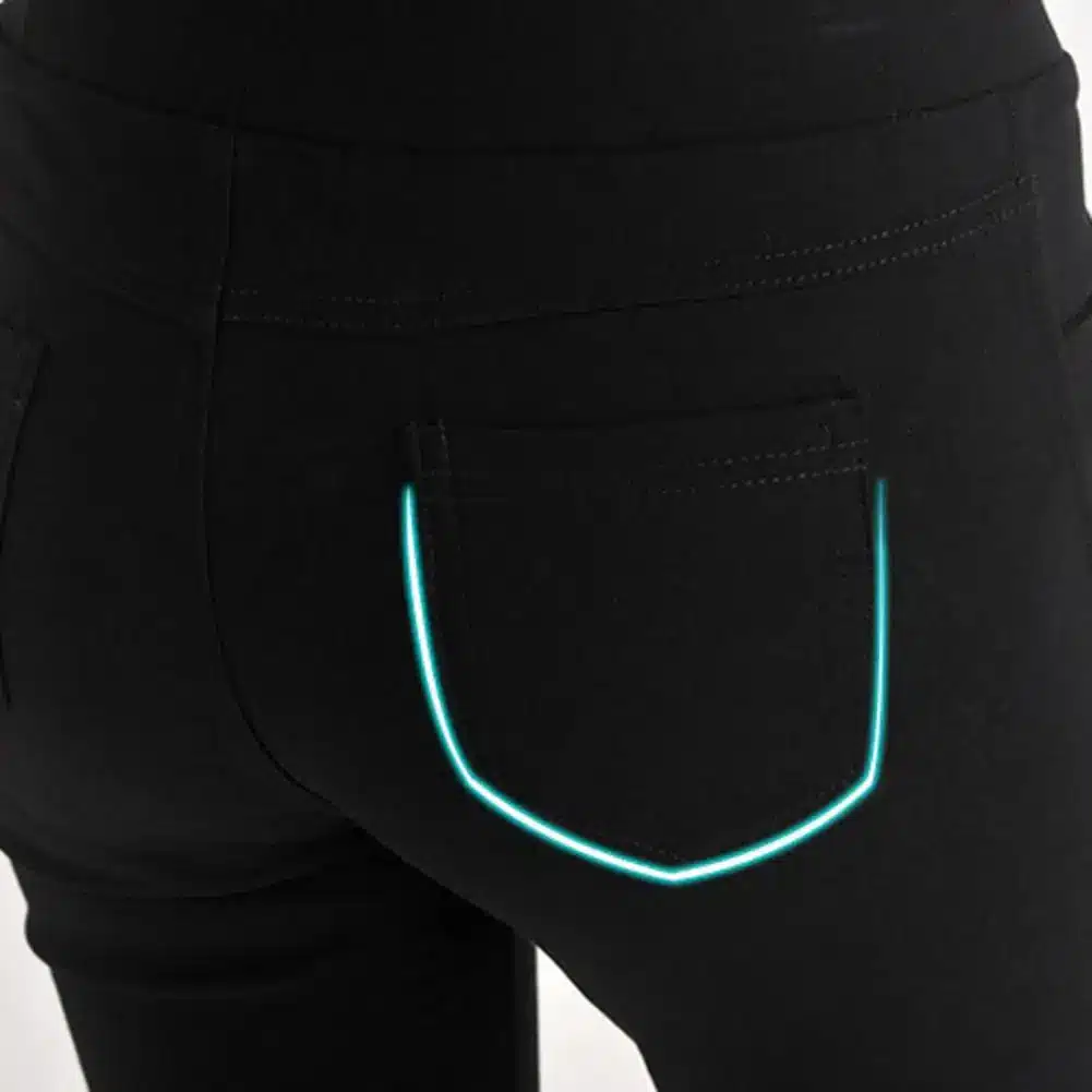 mustad elastsed liibuvad püksid, millel on helendav taskuäär